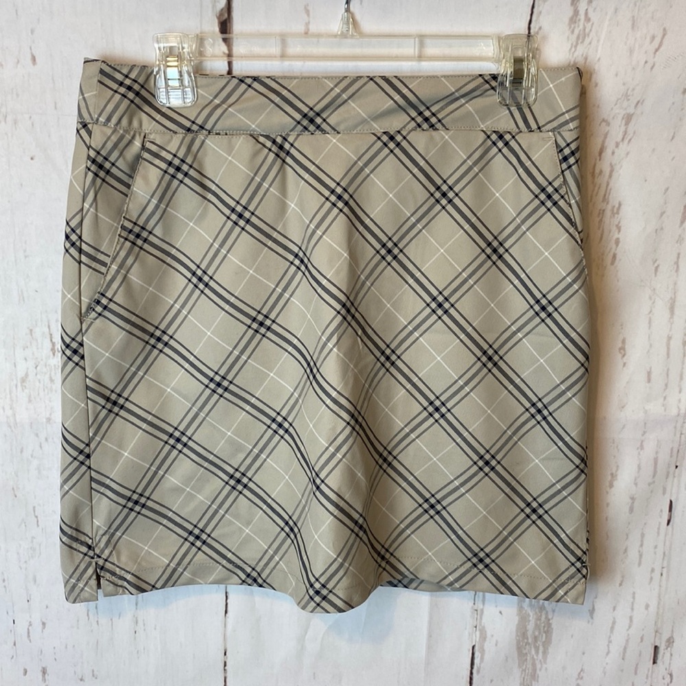 IZOD golf Skort